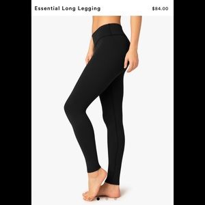 NWT Beyond Yoga Black essential legging